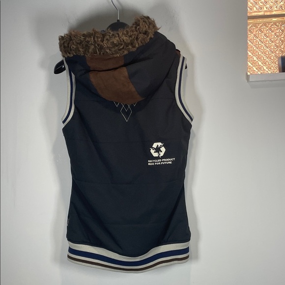 Picture Organic Women's Navy Vest with Fur Hood - Picture 8 of 14